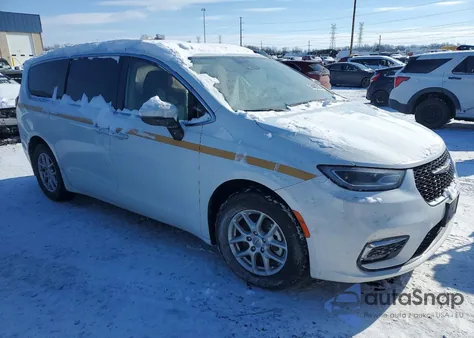 2023 Chrysler Pacifica Touring L z USA, uszkodzony, nr VIN 2C4RC1BG6PR539849